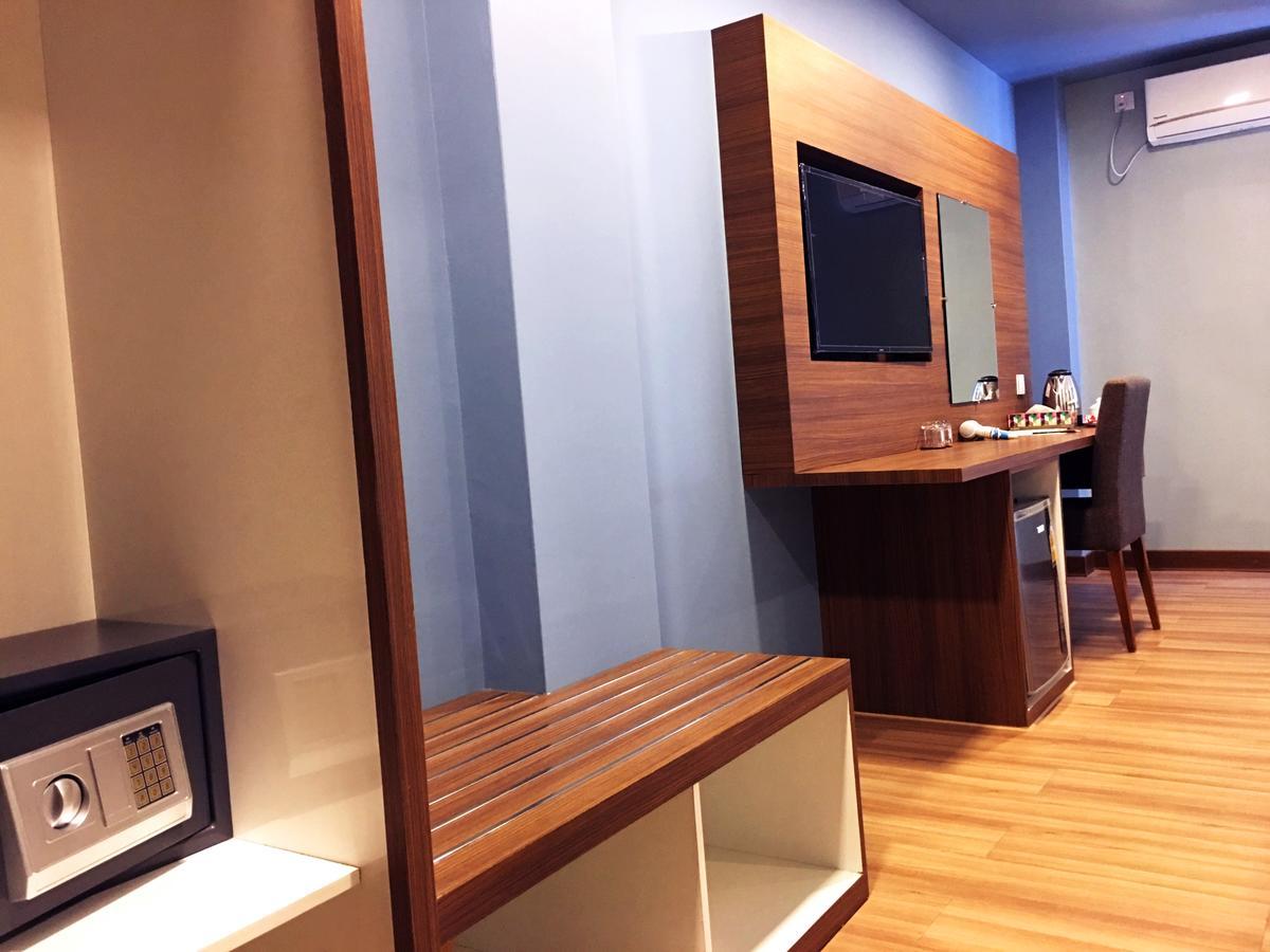 Hotel Azure Yangon Bagian luar foto